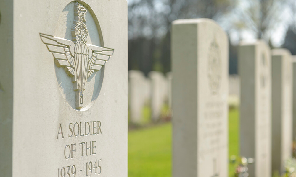 The headstone of an unknown soldier at Oosterbeek War Cemetery