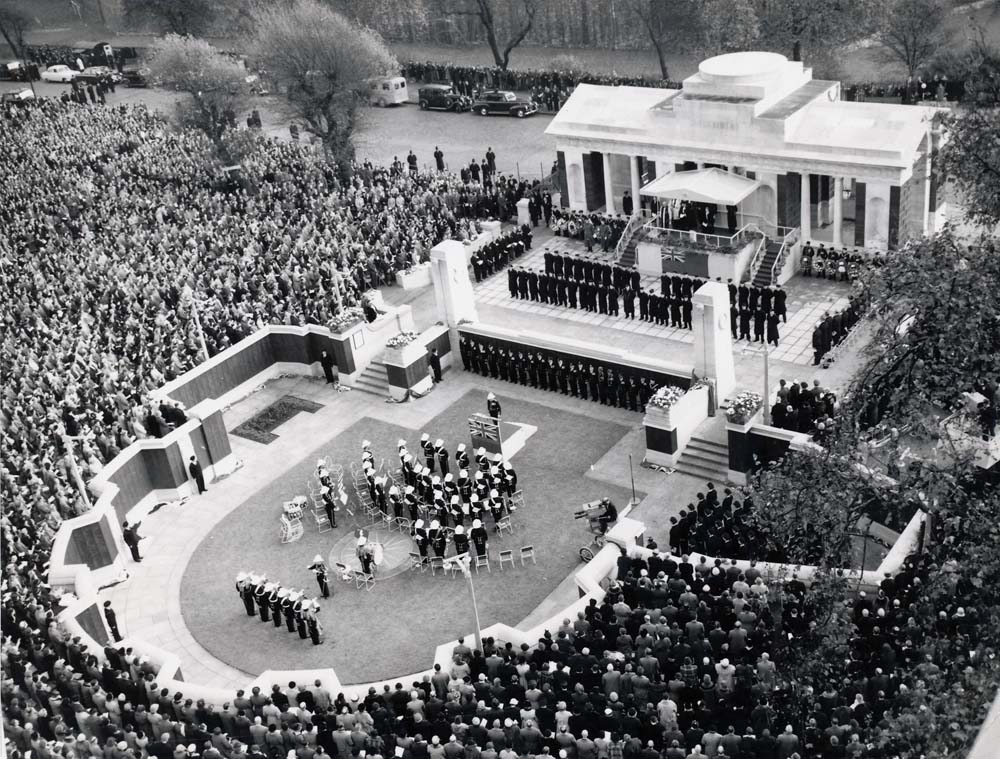 Black and white view of the 1955 unveiling of the Tower Hill Second World War extension