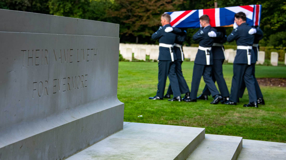 WW2 airman laid to rest 78 years after fatal flight