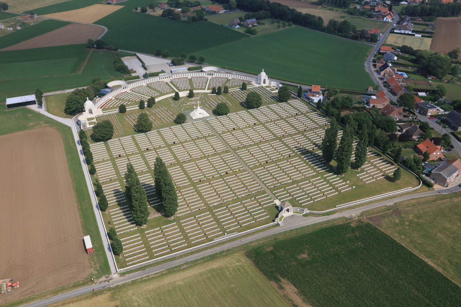 visit war graves in belgium