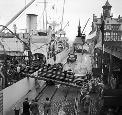 SS Fort Charaqui docks in Antwerp.