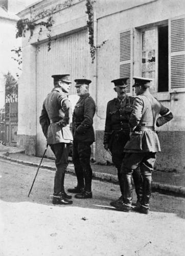 High ranking British Generals confer in France, 1914.