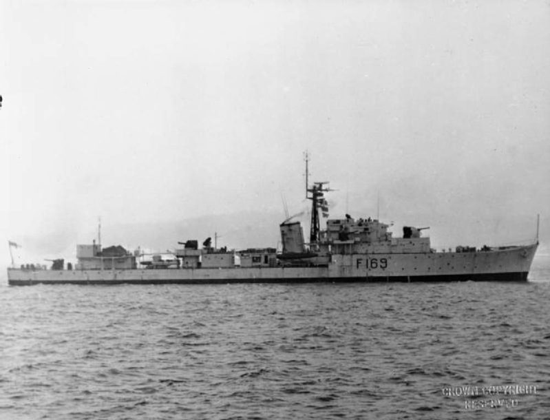 HMS Paladin circa 1945: a Royal Navy Destroyer out on the ocean.